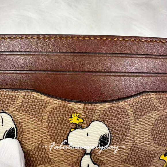 Coach X Peanuts Slim Id Card Case In Signature Canvas With Snoopy Print CBK55 - Picture 2 of 5